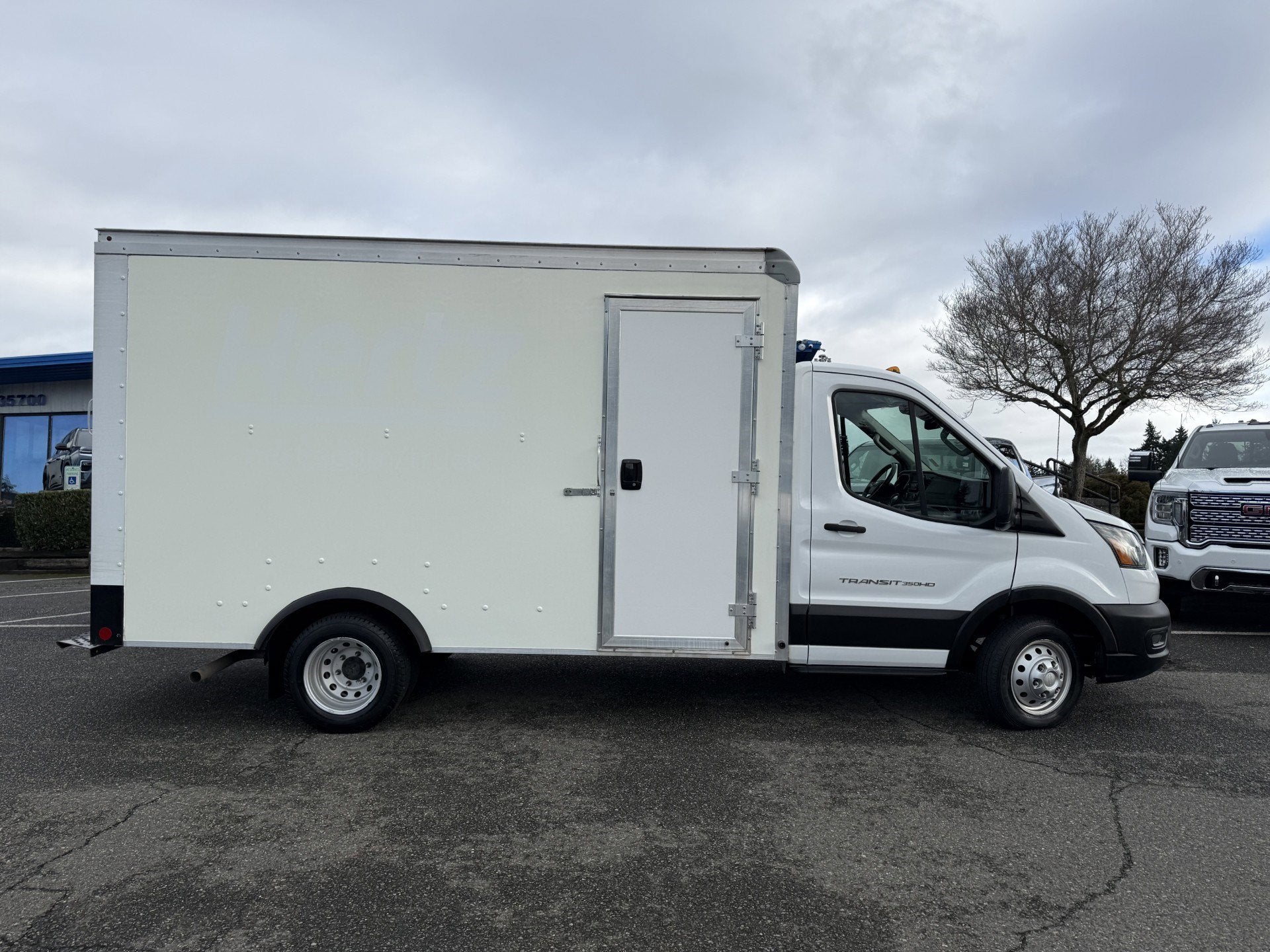 2022 Ford Transit Cutaway T350 RWD DRW 9950