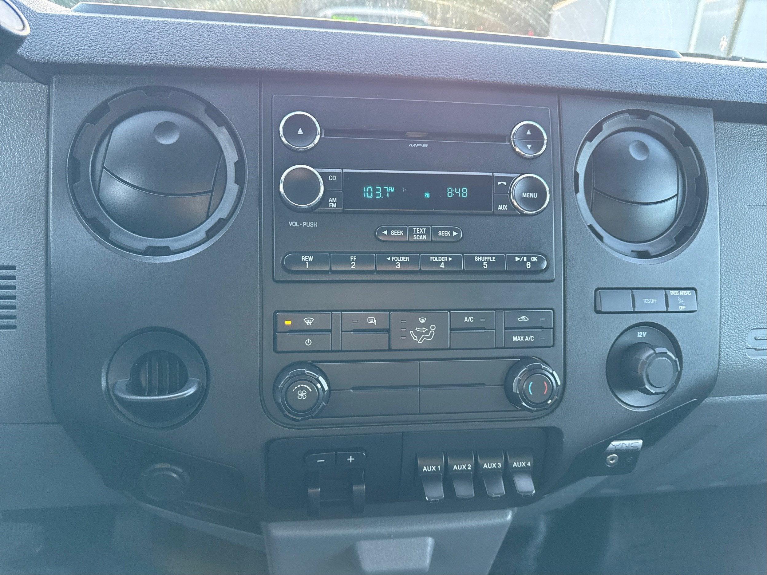 2014 Ford Super Duty F-550 DRW XL