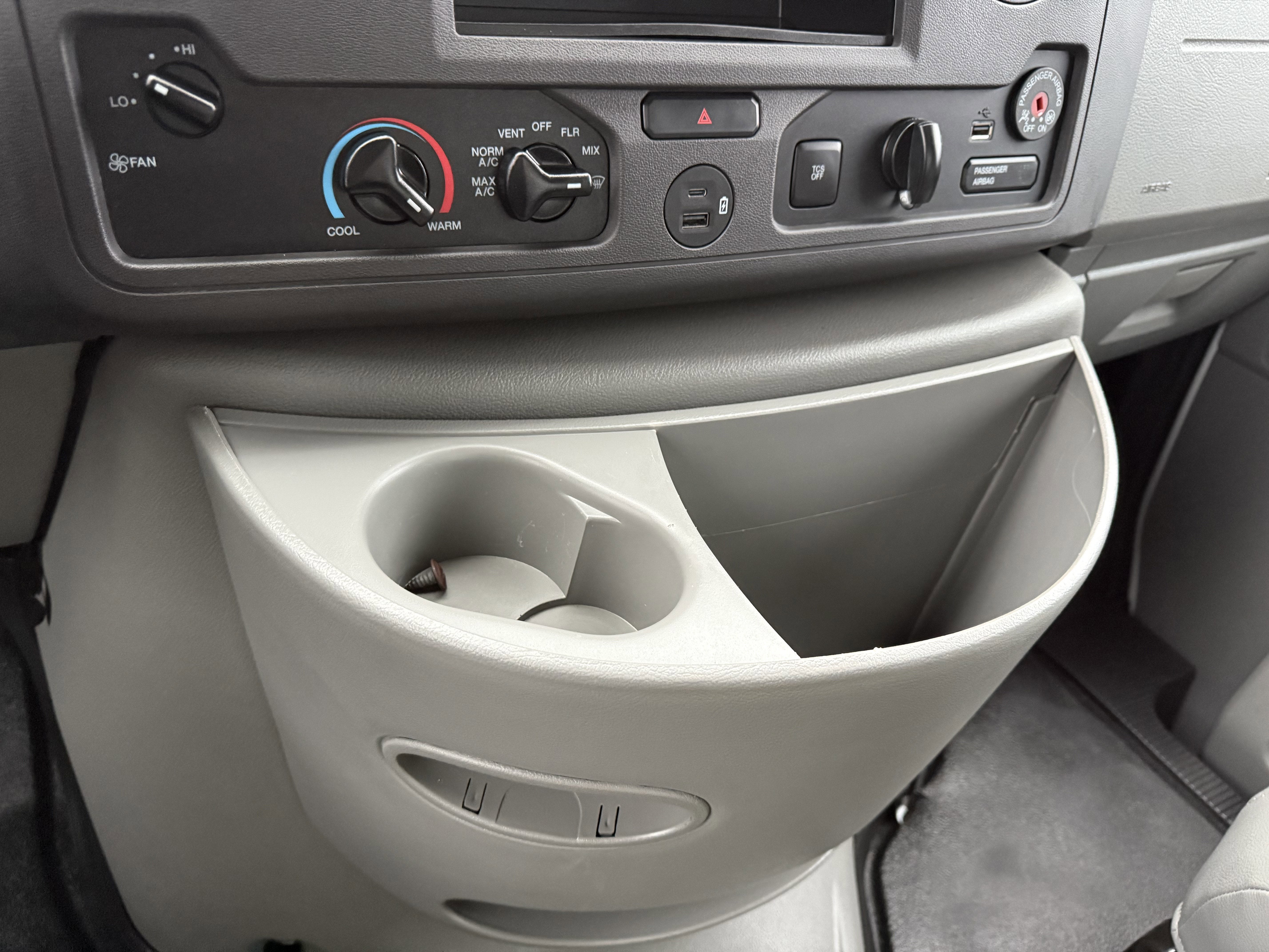 2022 Ford E-Series Cutaway E-350