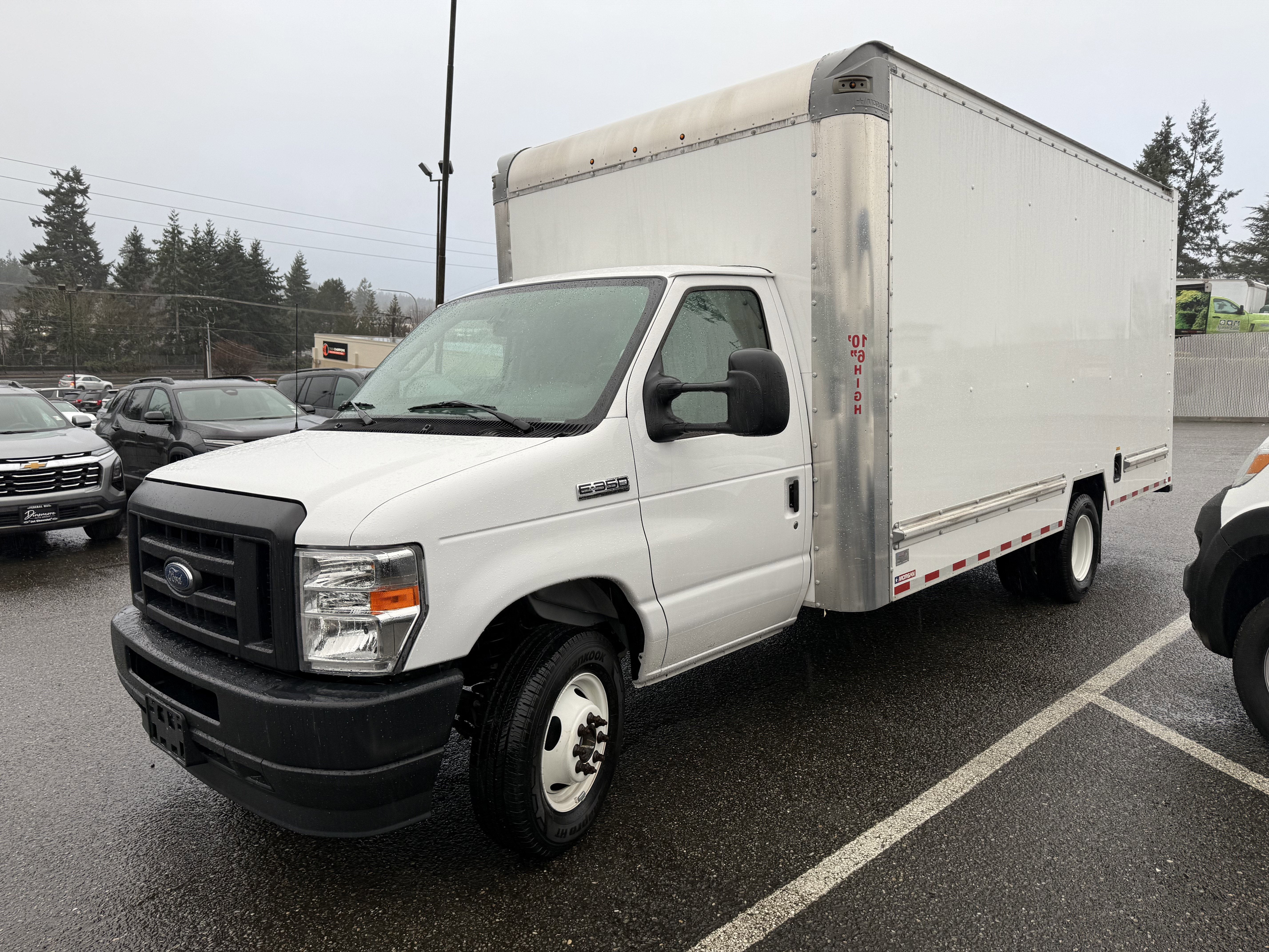 2022 Ford E-Series Cutaway E-350