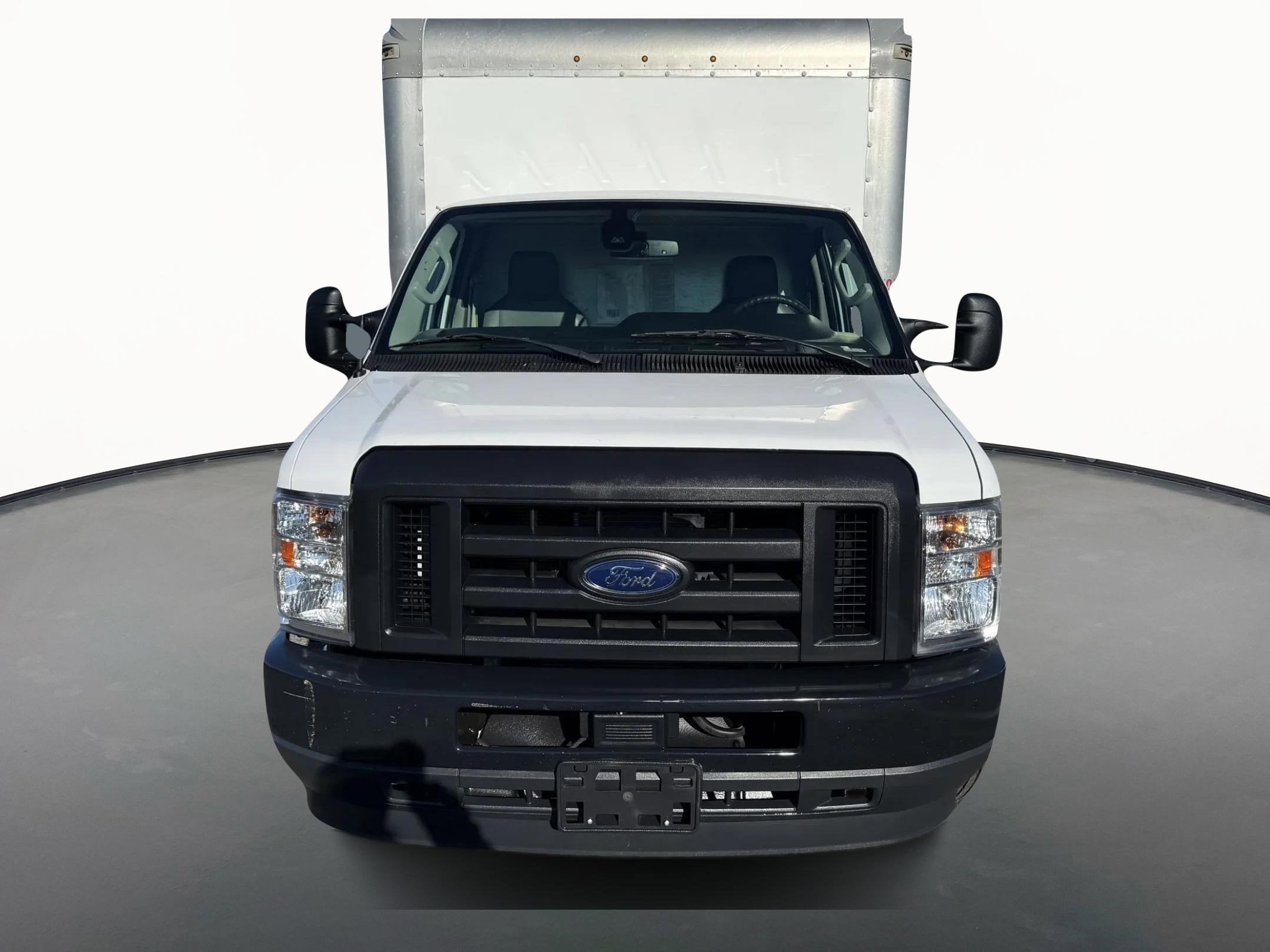 2022 Ford E-Series Cutaway E-350