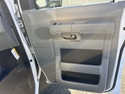 2022 Ford E-Series Cutaway E-350