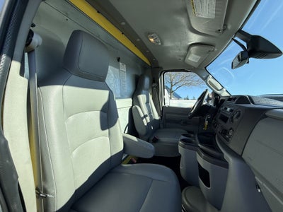 2022 Ford E-Series Cutaway E-350
