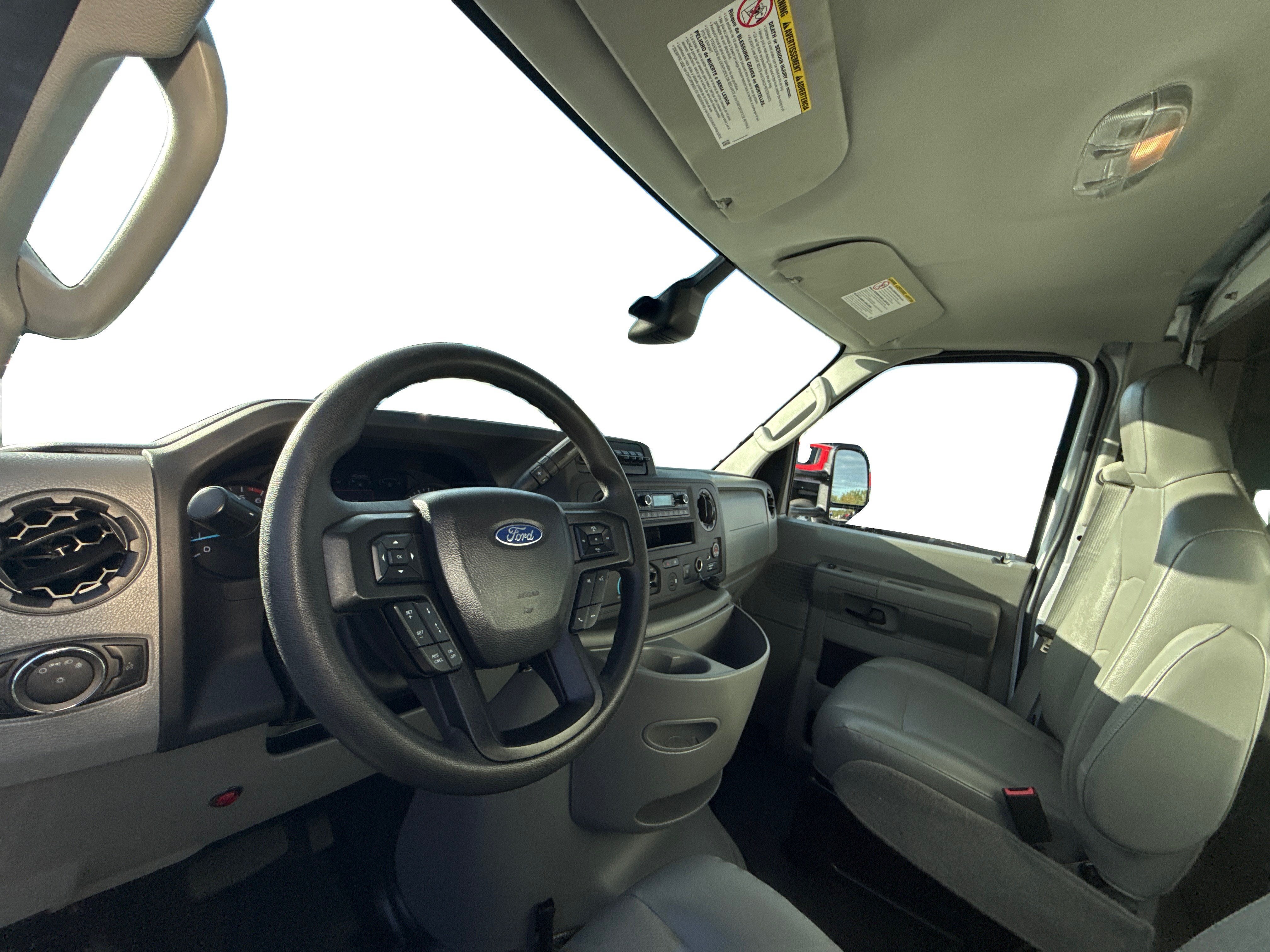 2023 Ford E-Series Cutaway E-350