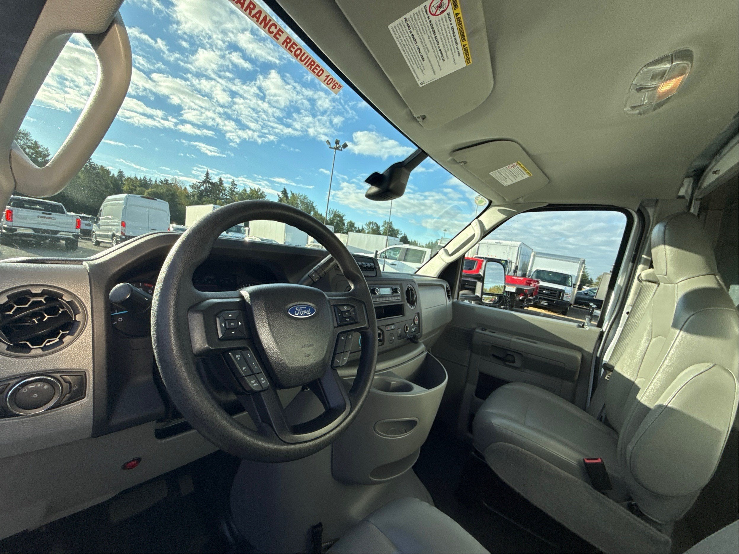 2023 Ford E-Series Cutaway E-350
