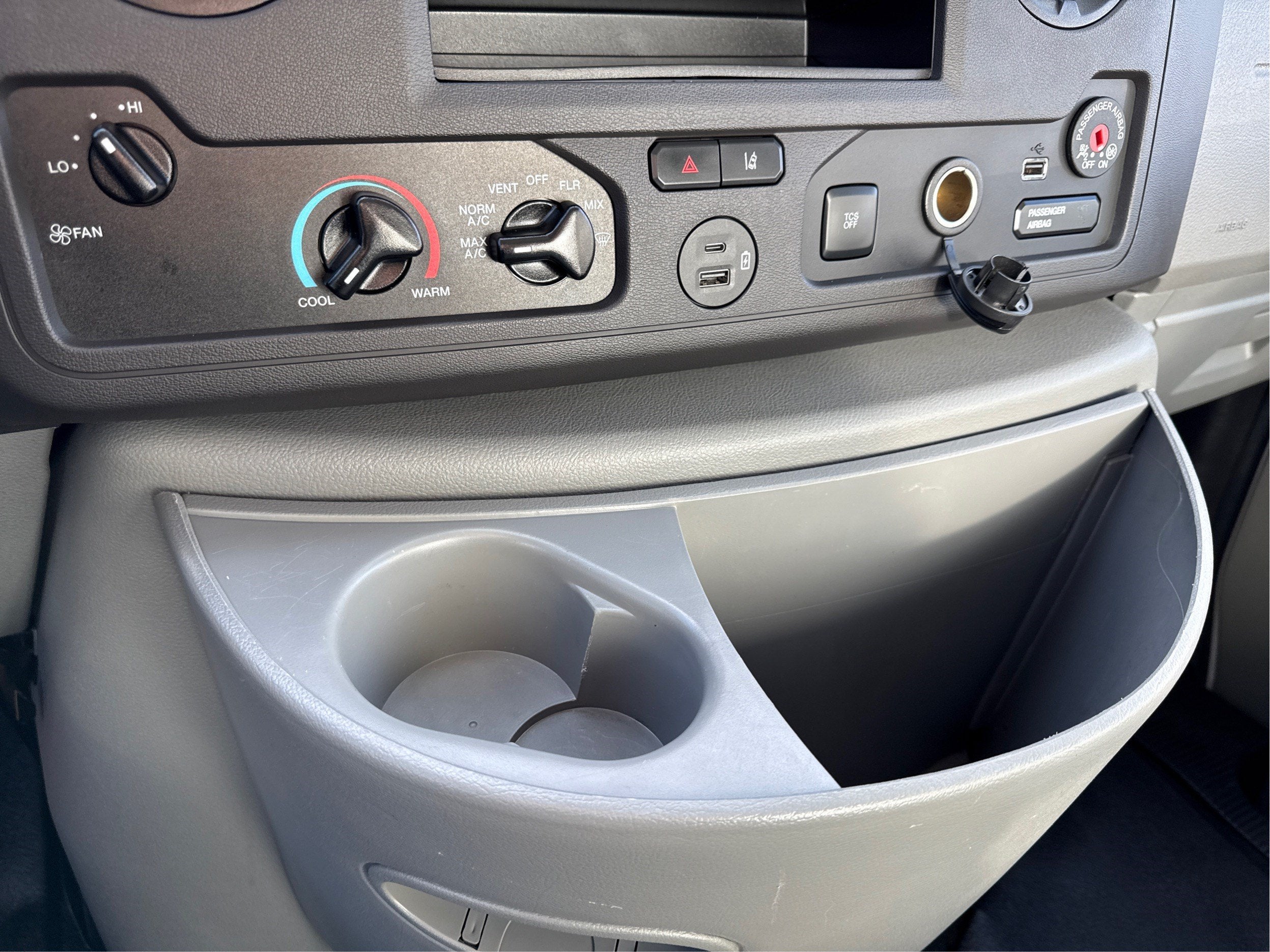 2023 Ford E-Series Cutaway E-350