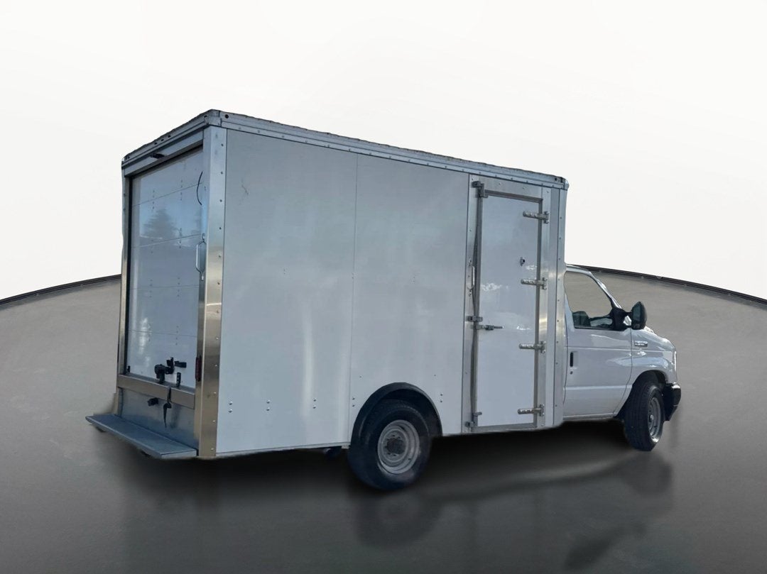 2023 Ford E-Series Cutaway E-350