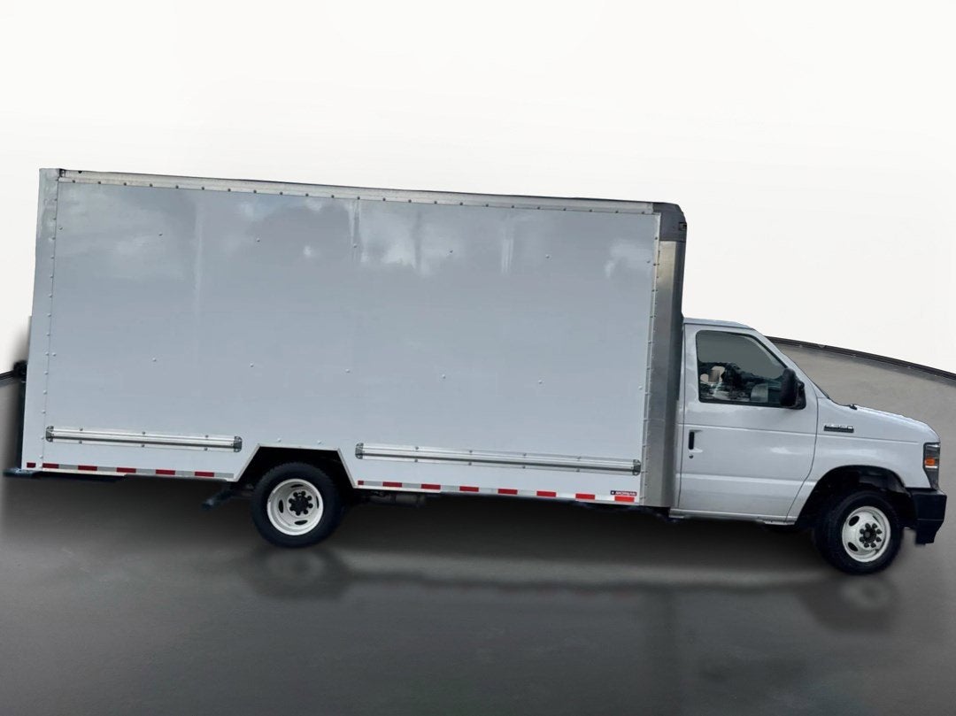 2022 Ford E-Series Cutaway E-350