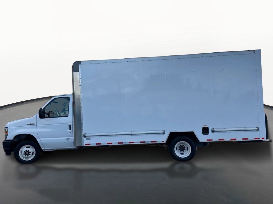2022 Ford E-Series Cutaway E-350