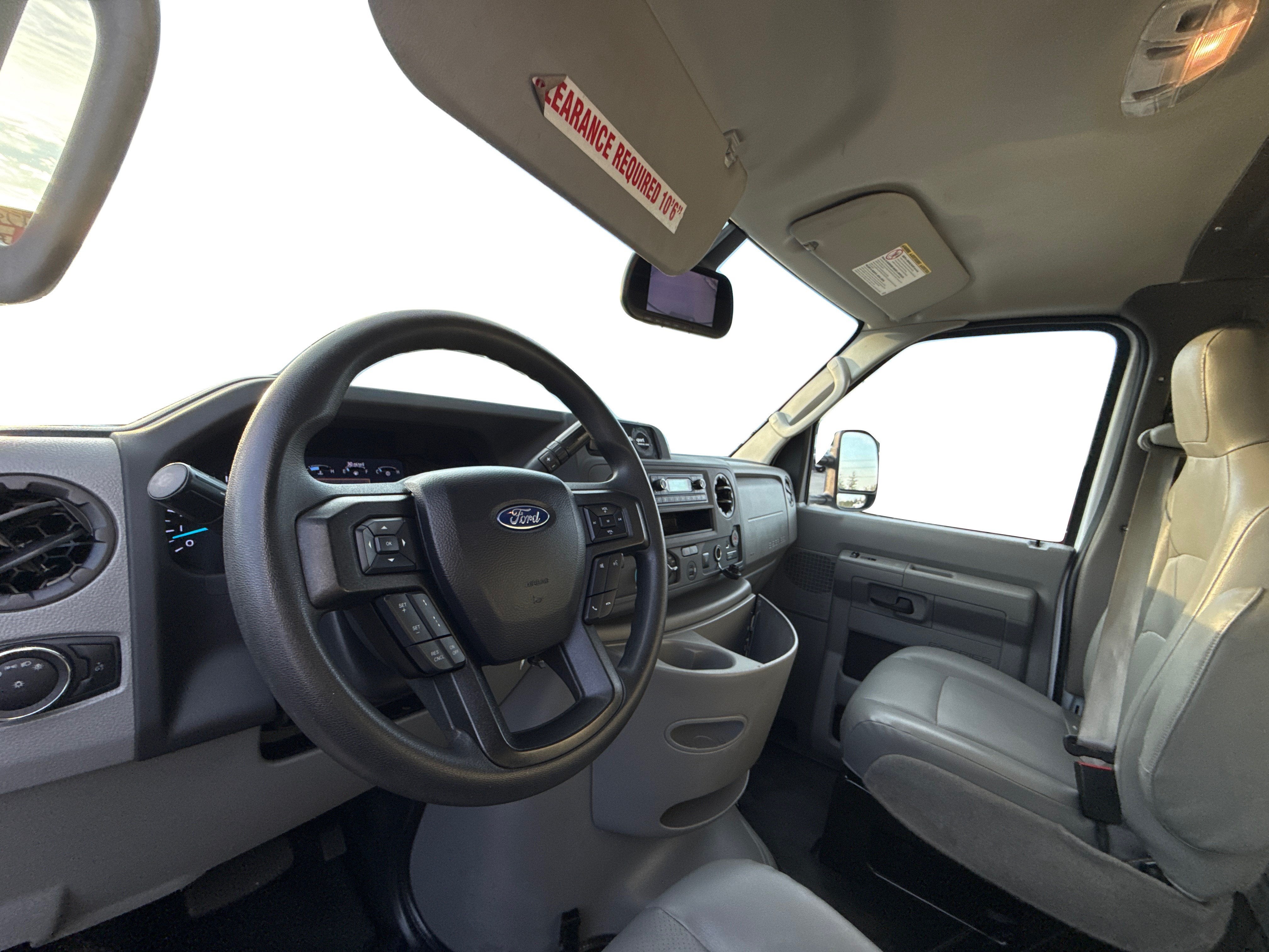2023 Ford E-Series Cutaway E-350