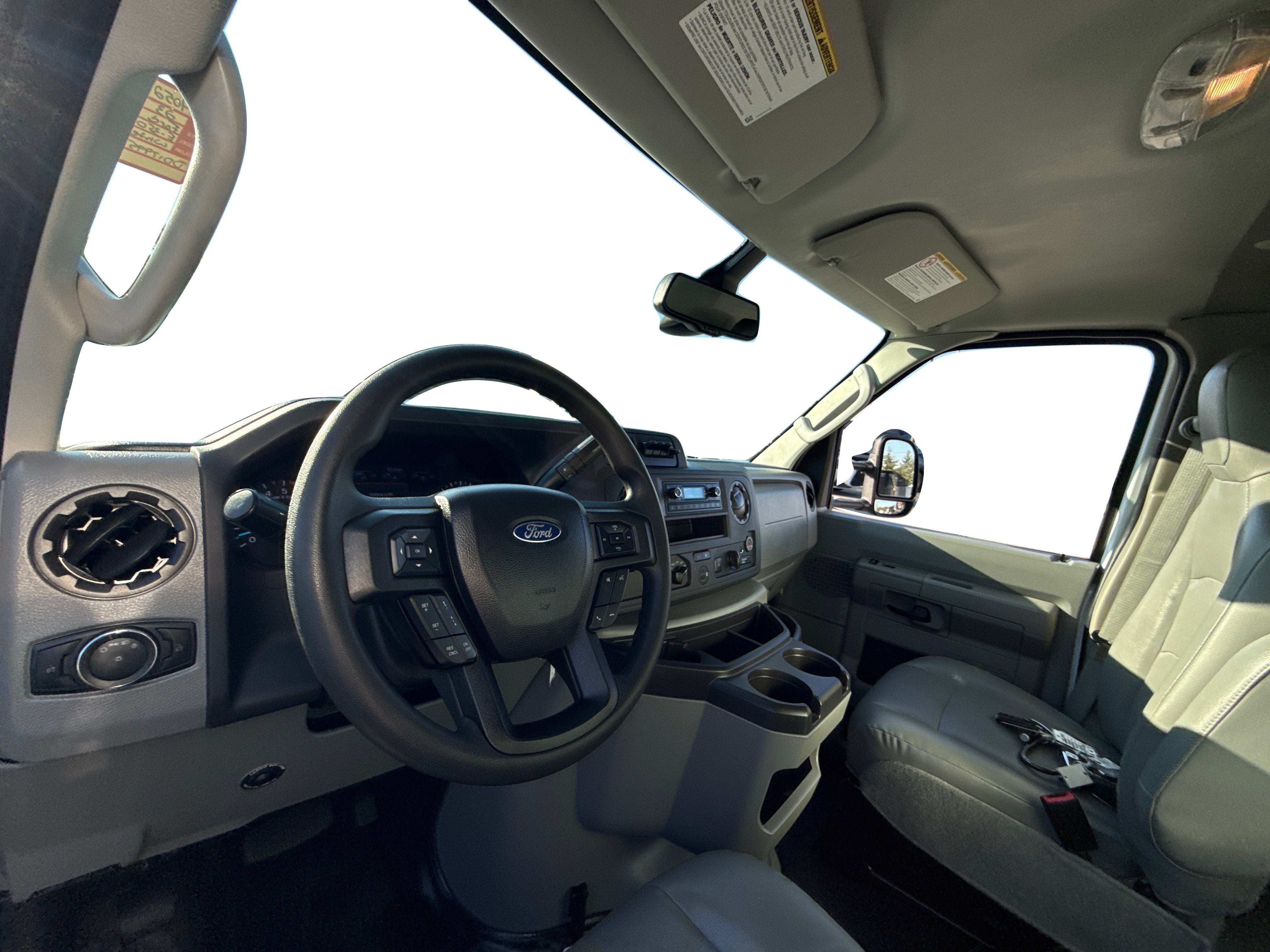 2023 Ford E-Series Cutaway E-350