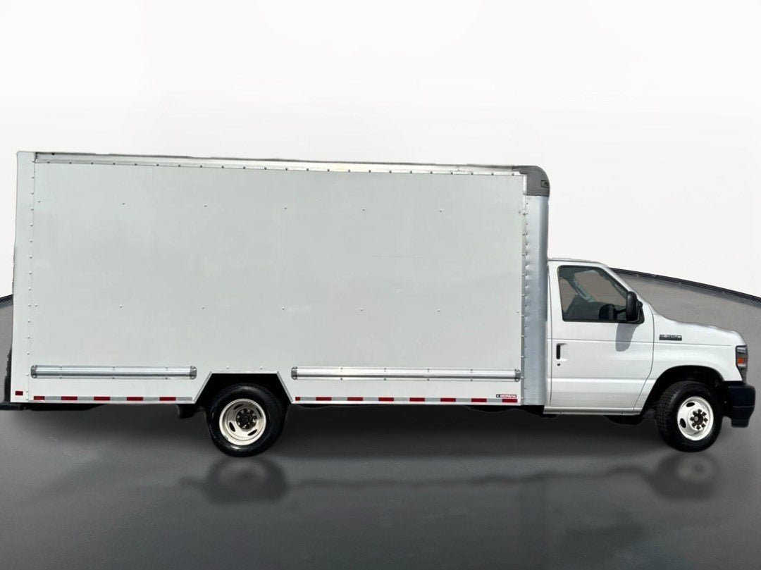 2022 Ford E-Series Cutaway E-350