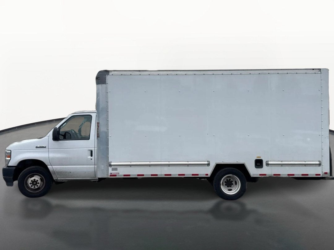 2022 Ford E-Series Cutaway E-350