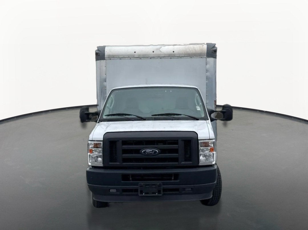 2022 Ford E-Series Cutaway E-350