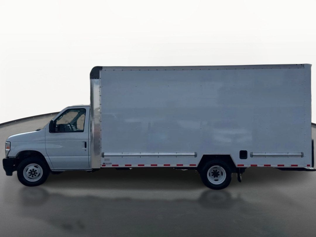 2023 Ford E-Series Cutaway E-350