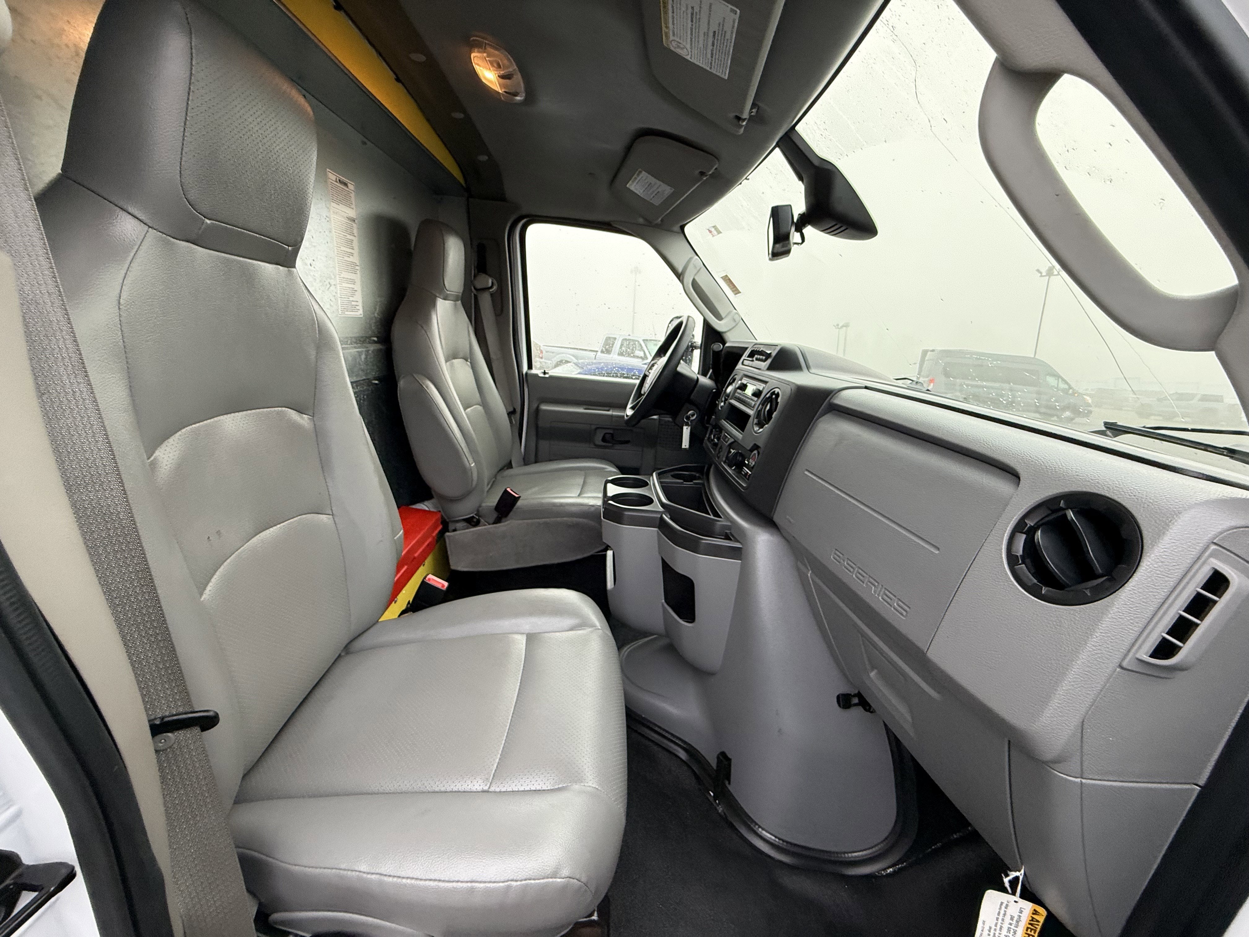 2024 Ford E-Series Cutaway E-350