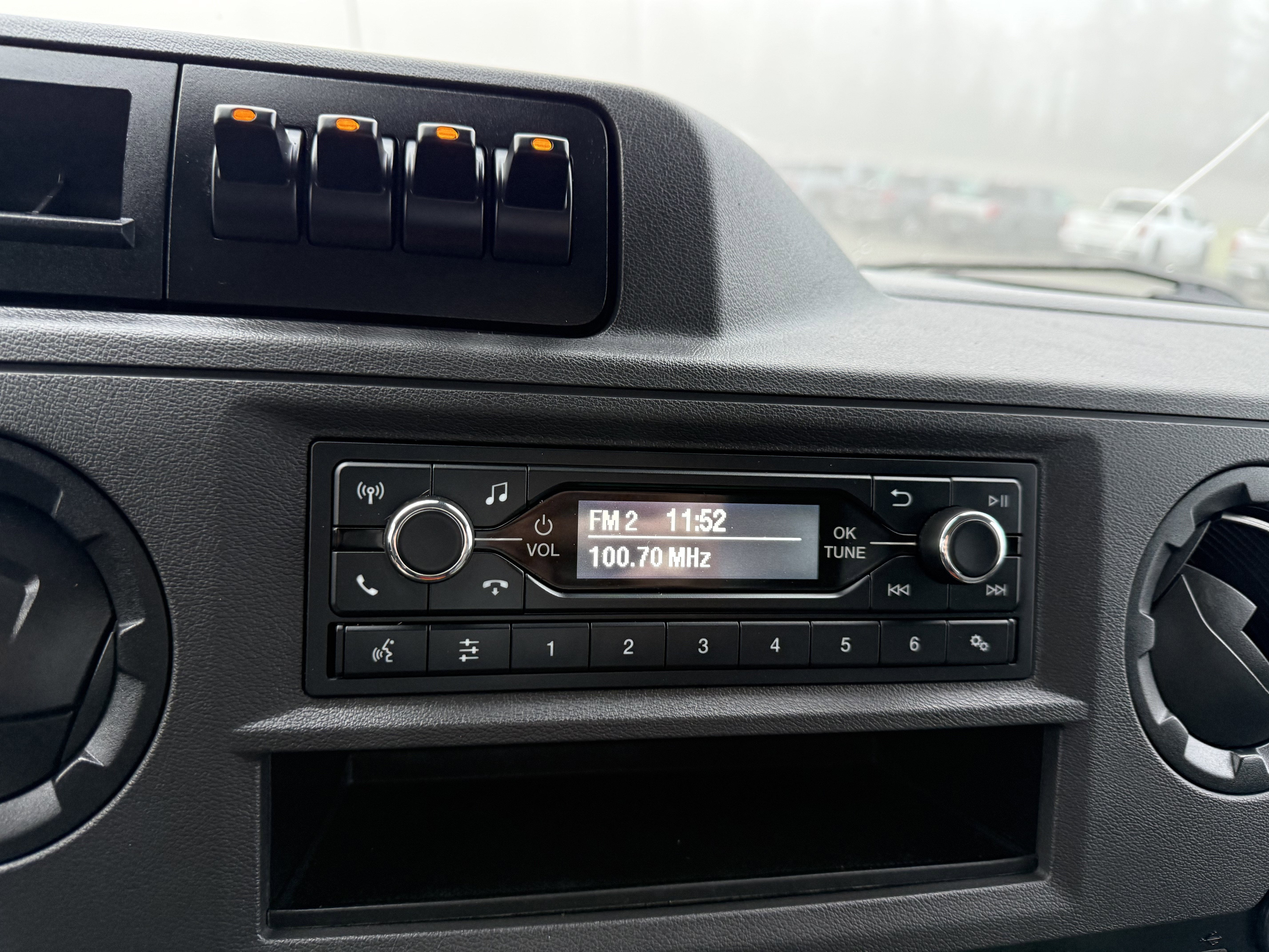 2024 Ford E-Series Cutaway E-350