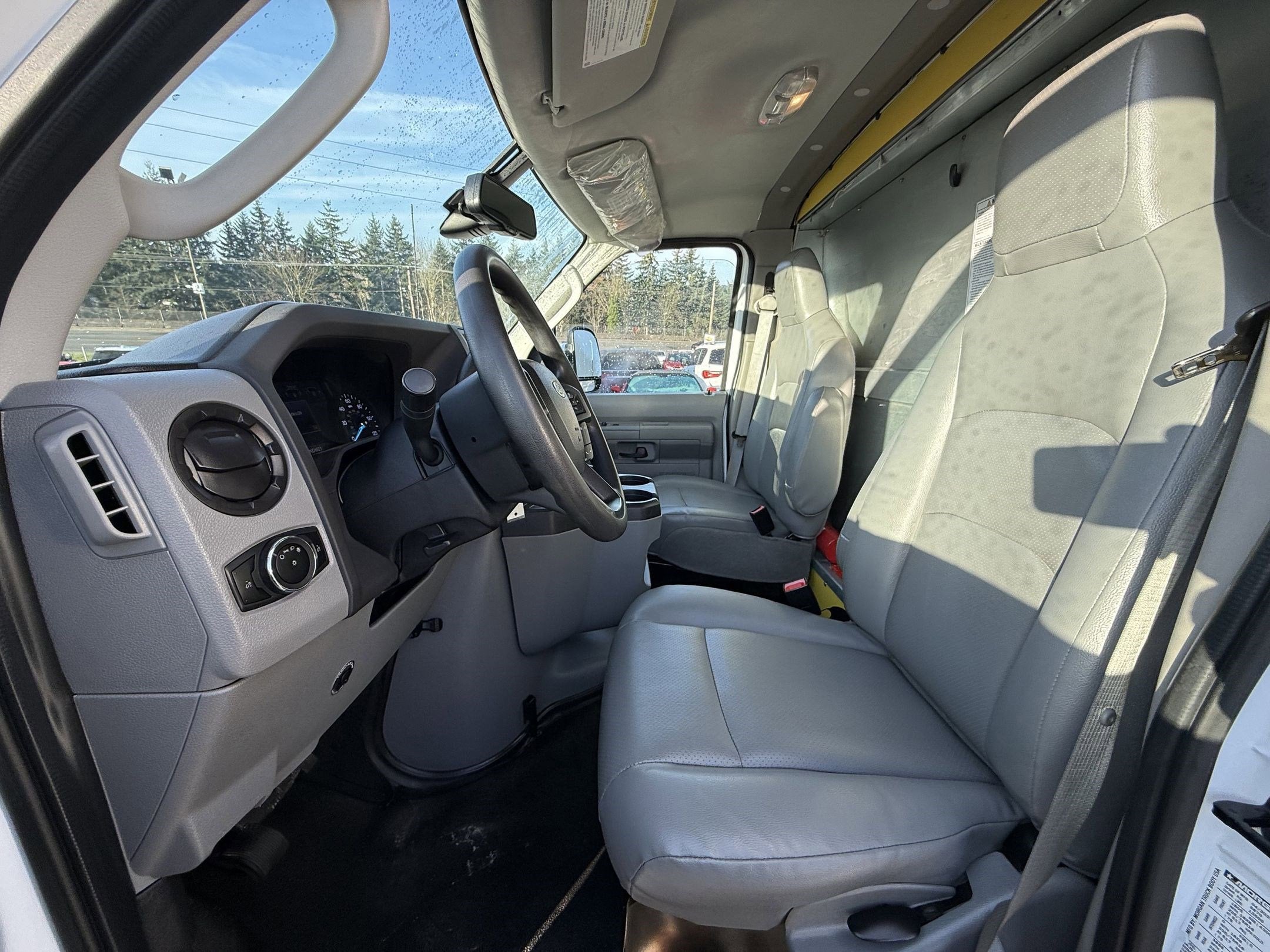 2024 Ford E-Series Cutaway E-350