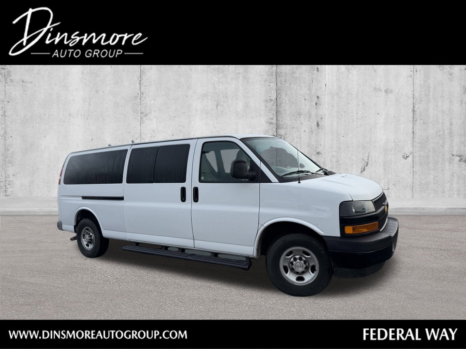 2023 Chevrolet Express Passenger 3500 1LS