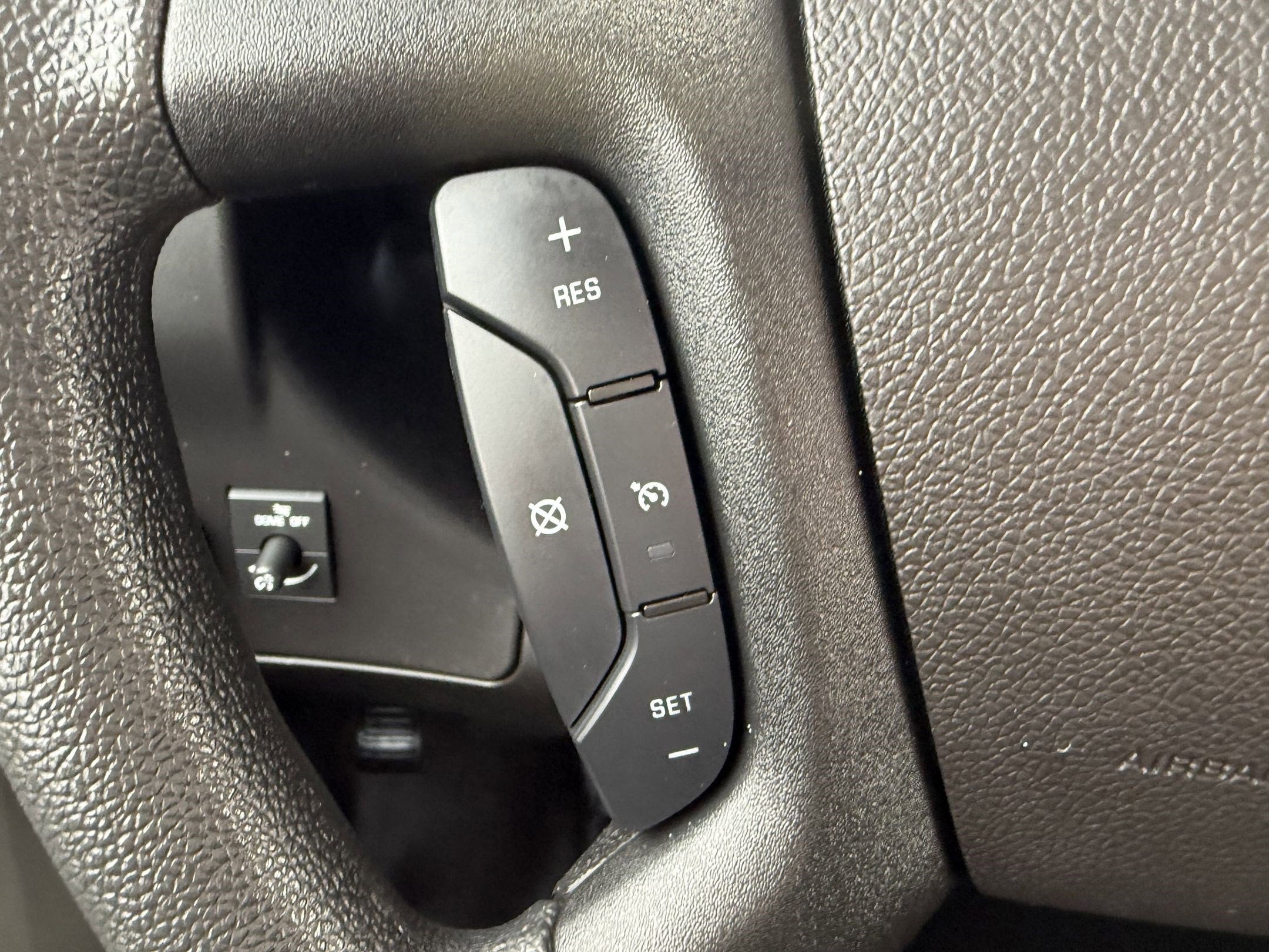 2023 Chevrolet Express Passenger 3500 1LS