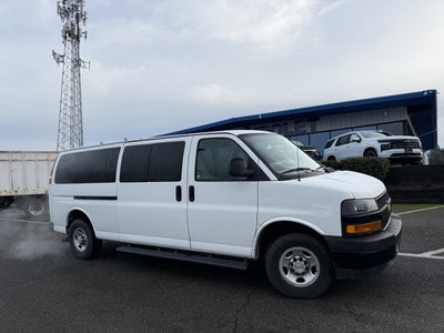 2023 Chevrolet Express Passenger 3500 1LS