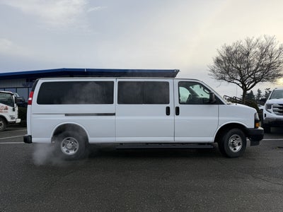 2023 Chevrolet Express Passenger 3500 1LS