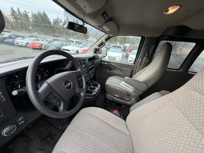 2023 Chevrolet Express Passenger 3500 1LS