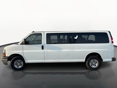 2024 Chevrolet Express Passenger 3500 1LT