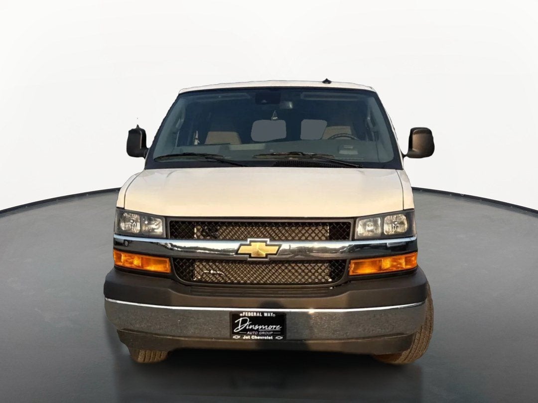 2024 Chevrolet Express Passenger 3500 1LT