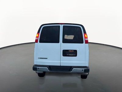 2024 Chevrolet Express Passenger 3500 1LT