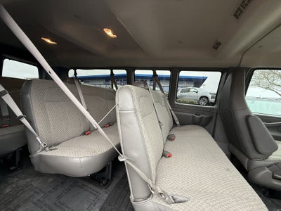 2024 Chevrolet Express Passenger 3500 1LT