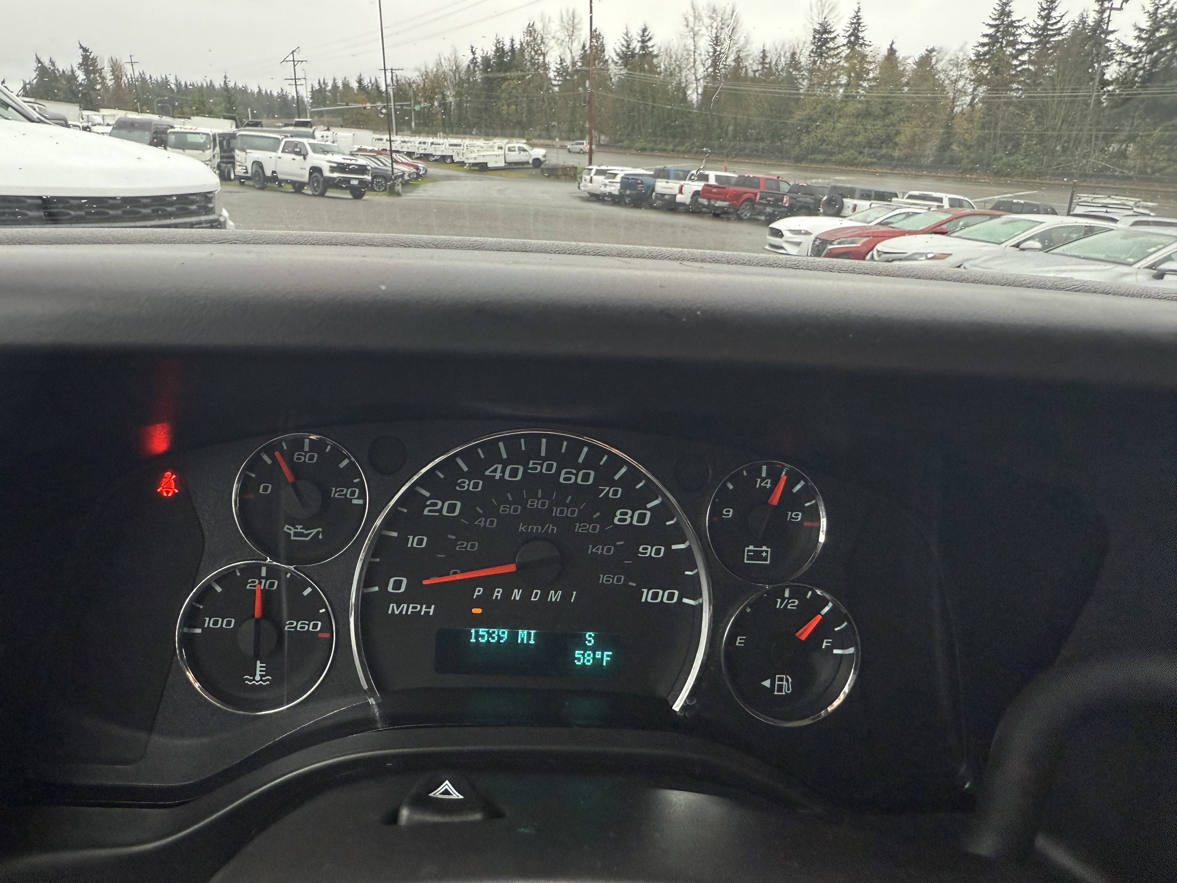 2024 Chevrolet Express Passenger 3500 1LT