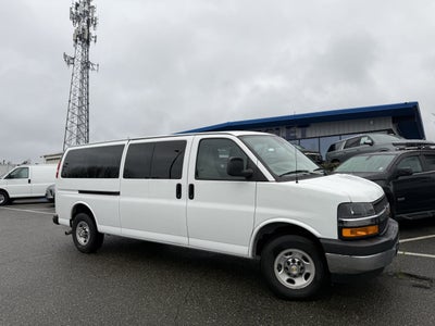 2024 Chevrolet Express Passenger 3500 1LT
