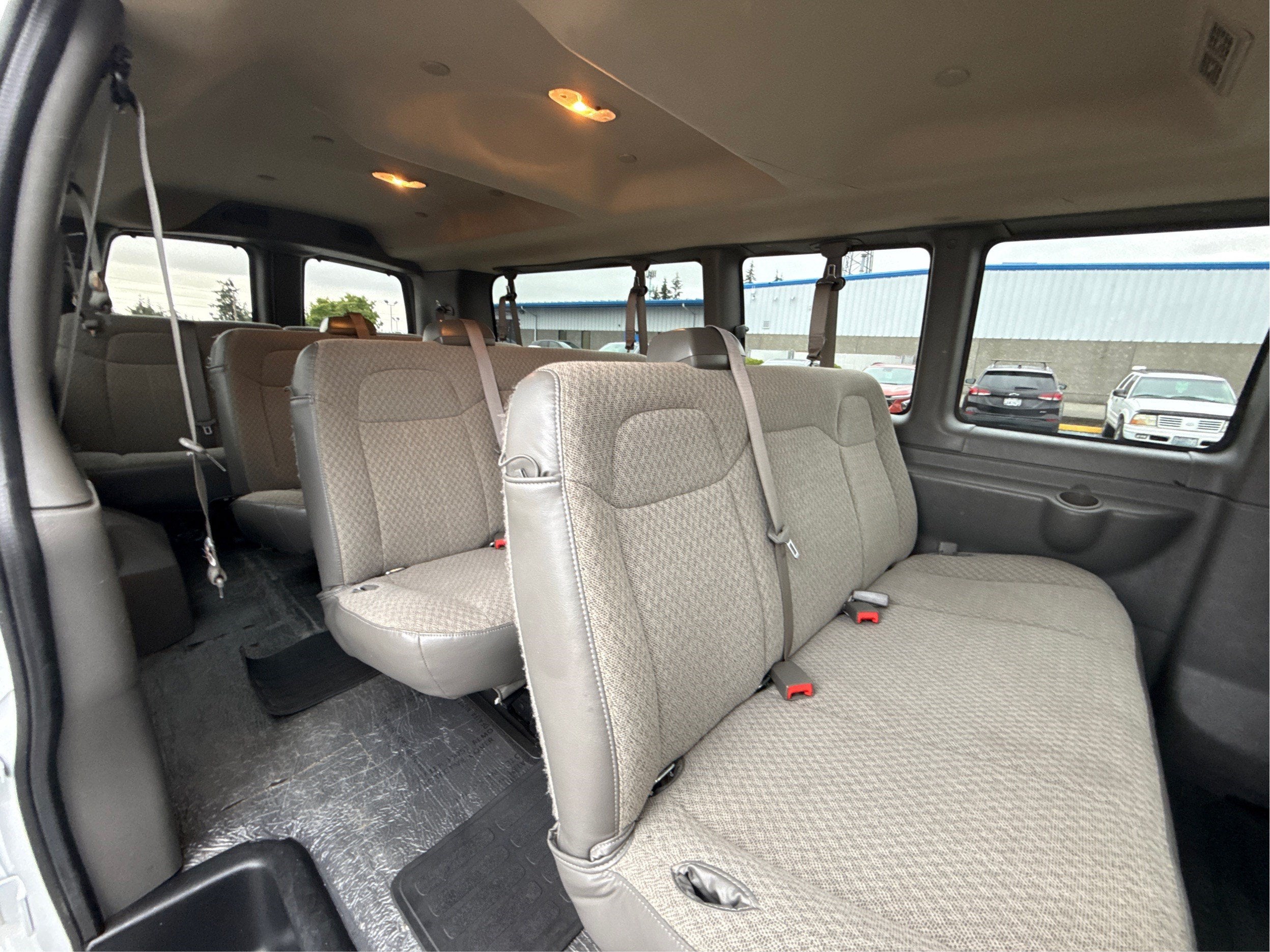 2025 Chevrolet Express Passenger 1LT