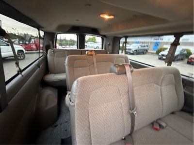 2025 Chevrolet Express Passenger 1LT