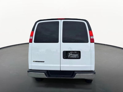 2025 Chevrolet Express Passenger 1LT
