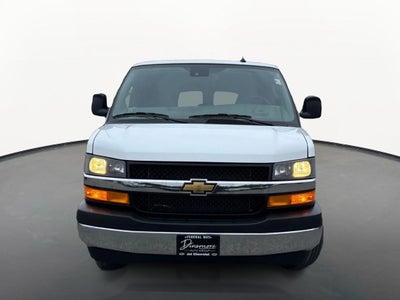 2025 Chevrolet Express Passenger 1LT