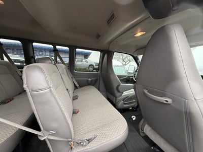 2024 Chevrolet Express Passenger 3500 1LT
