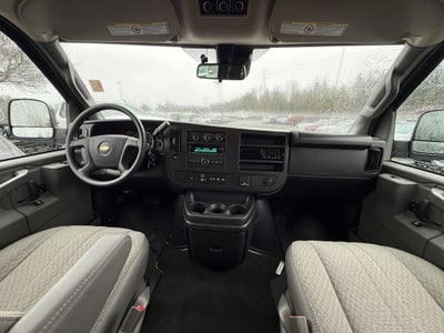 2024 Chevrolet Express Passenger 3500 1LT