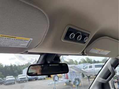 2025 Chevrolet Express Passenger 1LT
