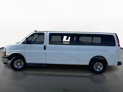 2025 Chevrolet Express Passenger 1LT