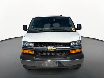 2025 Chevrolet Express Passenger 1LT