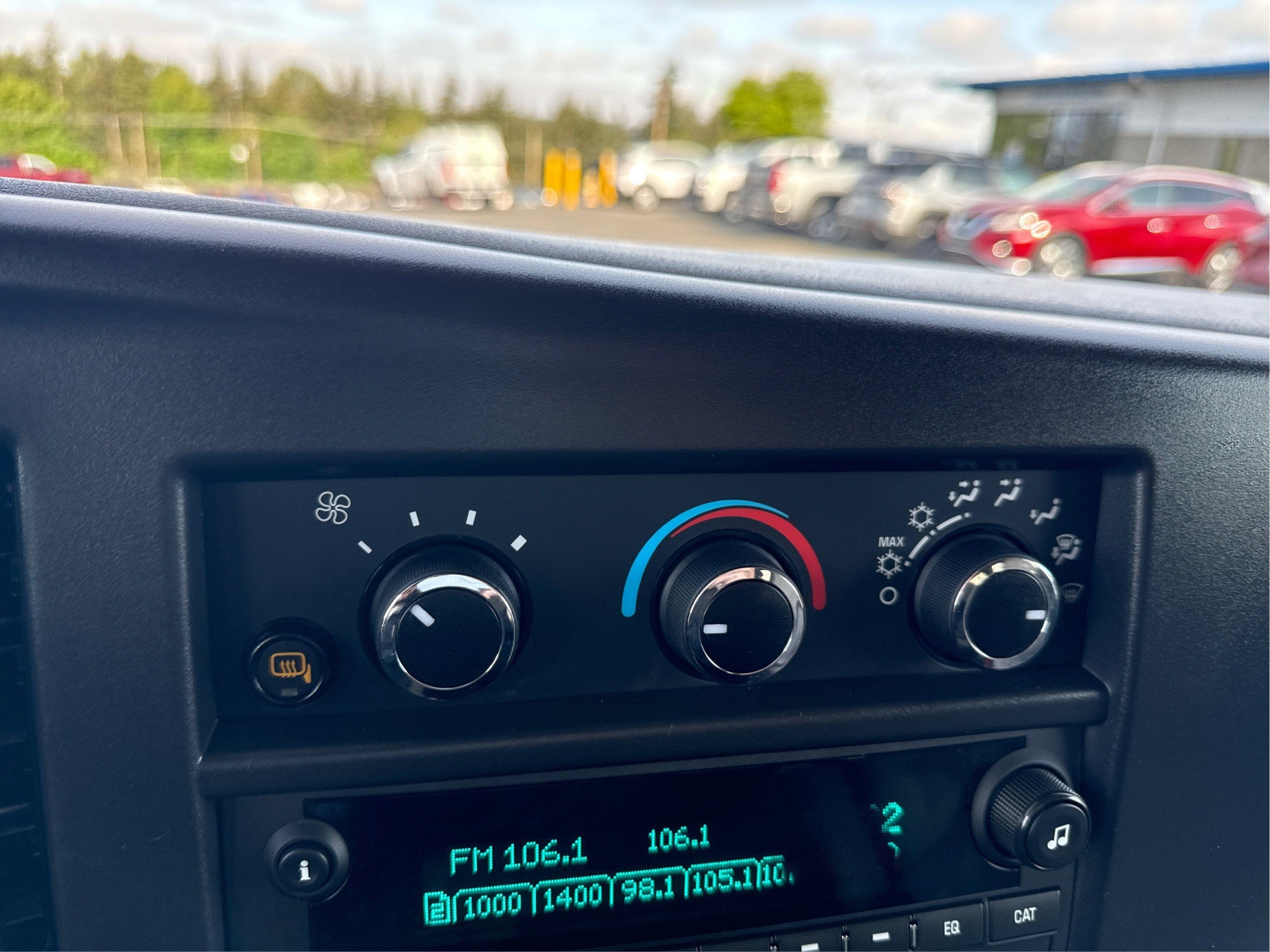 2025 Chevrolet Express Passenger 1LT