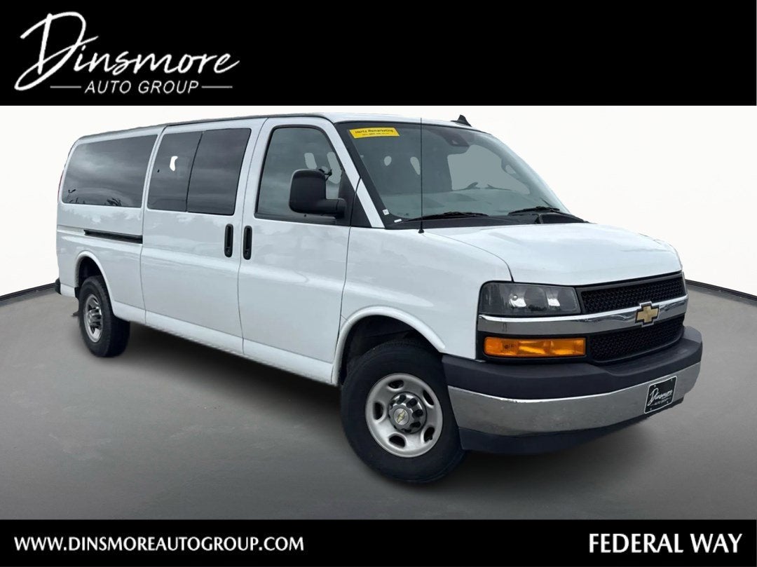 2024 Chevrolet Express Passenger 3500 1LT