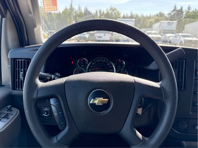 2024 Chevrolet Express Passenger 3500 1LT