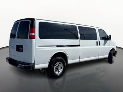 2024 Chevrolet Express Passenger 3500 1LT