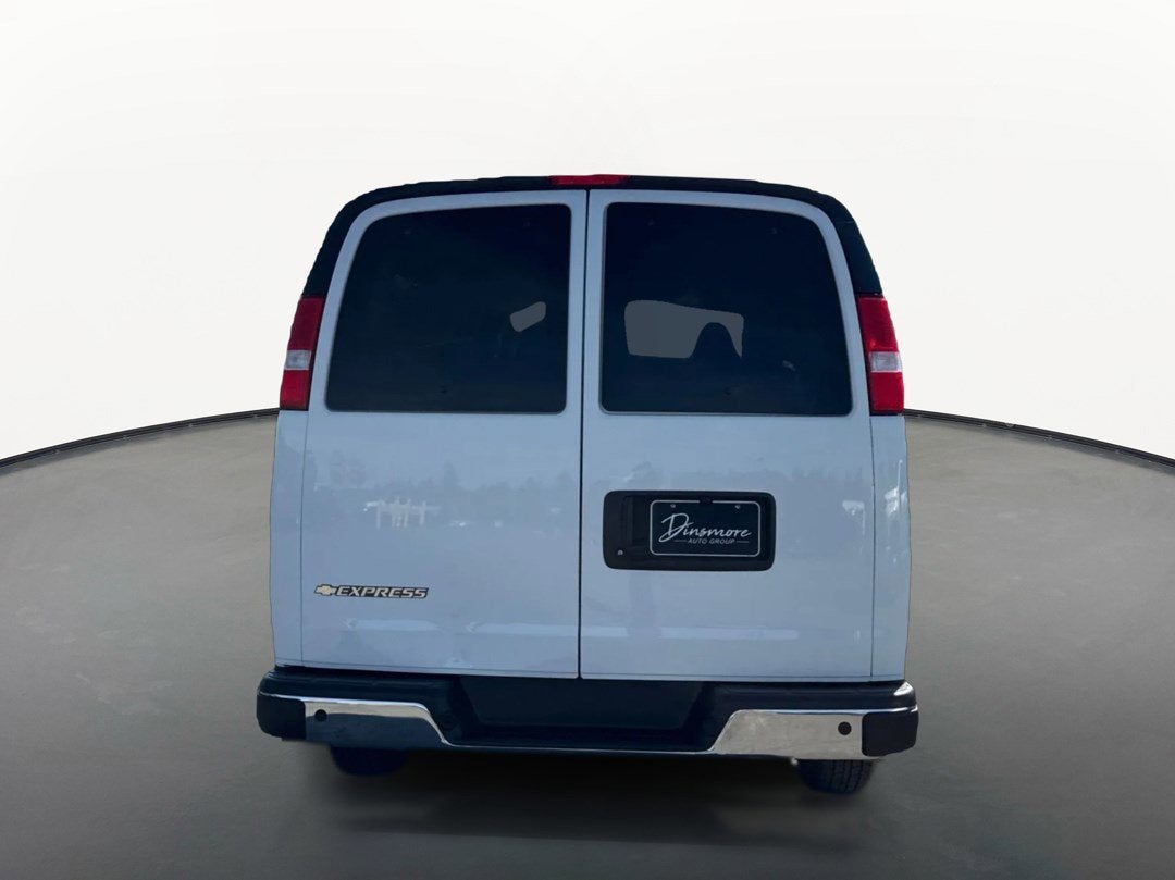 2024 Chevrolet Express Passenger 3500 1LT