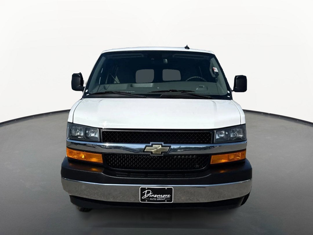 2024 Chevrolet Express Passenger 3500 1LT
