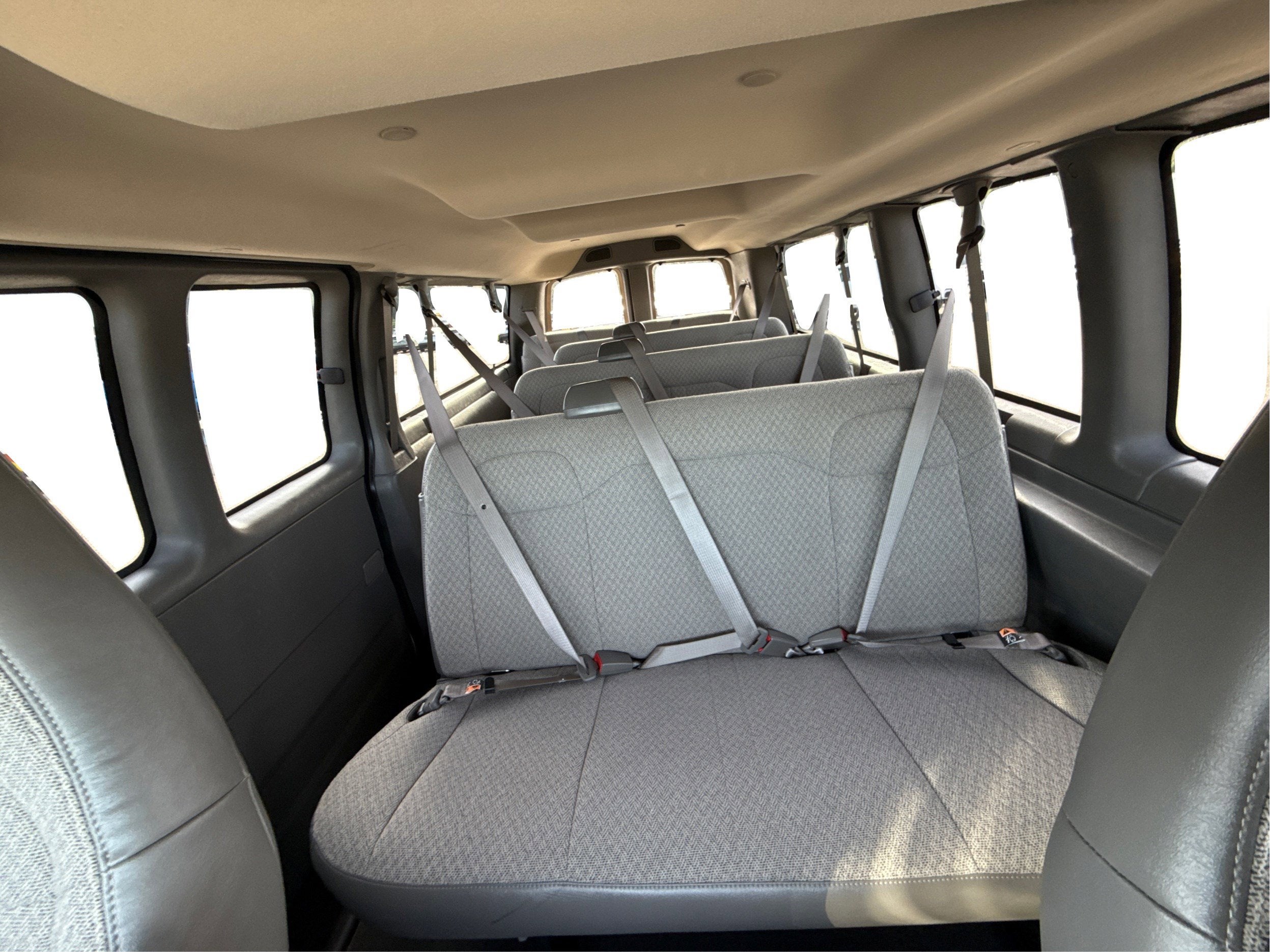 2025 Chevrolet Express Passenger 1LT