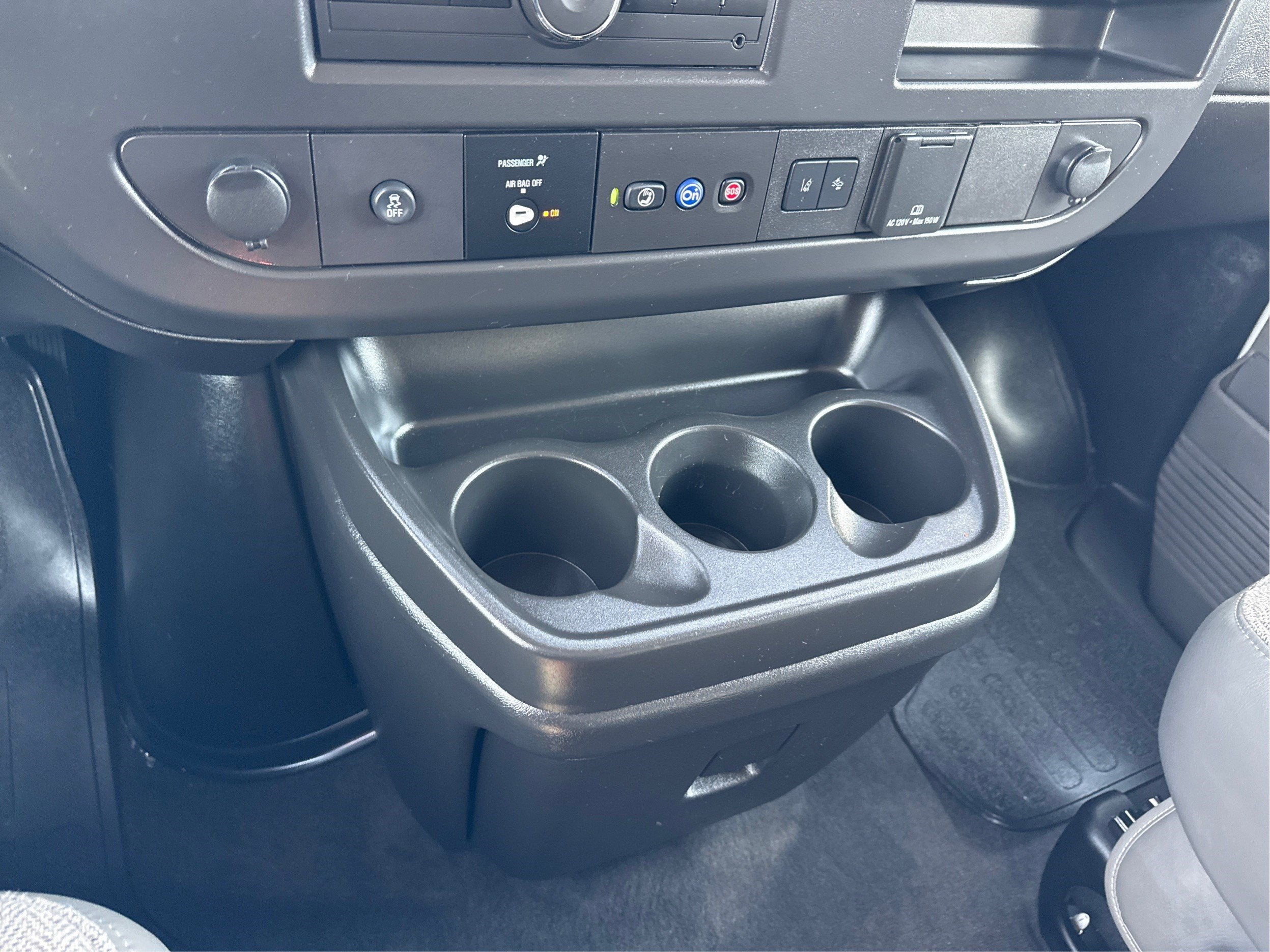 2025 Chevrolet Express Passenger 1LT